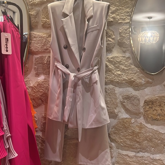 20 MADE IN ITALY VEST AMD WIDE LEG PANTS SET - Picture 2 of 2